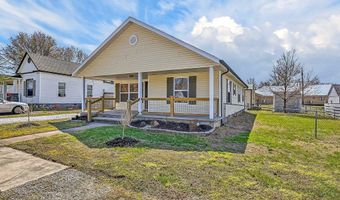 134 W College St, Aurora, MO 65605