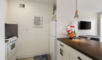445 Kaiolu St 812, Honolulu, HI 96815