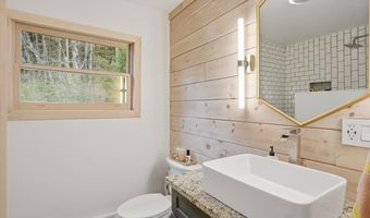 33 Valley View Rd, Berlin, VT 05679