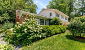 8202 EXCALIBUR Ct, Annandale, VA 22003