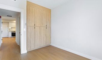 733 8TH St SE 202, Washington, DC 20003