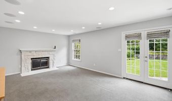 7556 PEPPERELL Dr, Bethesda, MD 20817