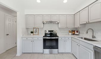 5603 INDEPENDENCE Cir, Alexandria, VA 22312