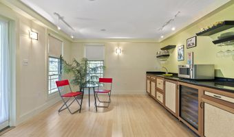 8 Morgan Rd, Canton, CT 06019