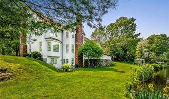 52 Twin Pond Ln, New Canaan, CT 06840