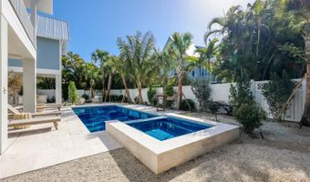 215 SYCAMORE Ave, Anna Maria, FL 34216