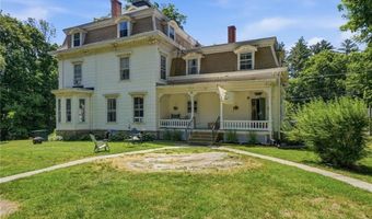 7 Nichols Ln 7, Hopkinton, RI 02832