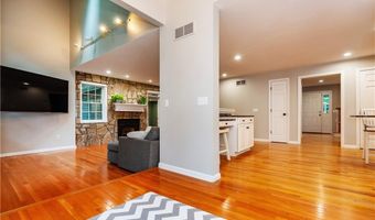 7 Wickham Rd, North Kingstown, RI 02852