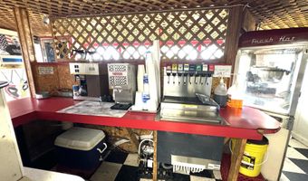 1601 E Church St, Aurora, MO 65605