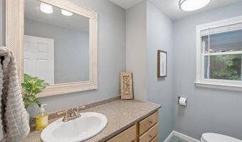 21 Nathaniel Dr, Amherst, NH 03031