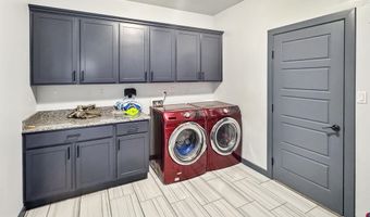 3813 Saguaro Dr, Carlsbad, NM 88220