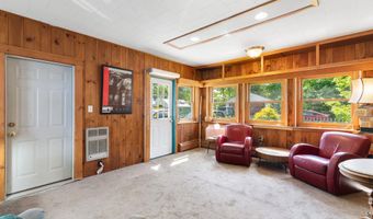 82 Oak Grove Ave, Brattleboro, VT 05301