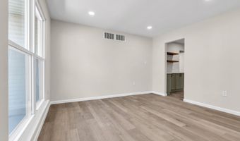 5 Buxton Ct, Barnegat, NJ 08005