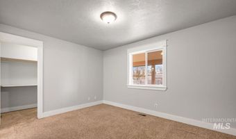 3889 N Maple Grove Rd, Boise, ID 83704