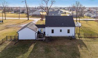 305 E Park Ridge Rd, Atkins, IA 52206