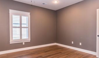 902 Stonehenge Dr, Bedford, IN 47421