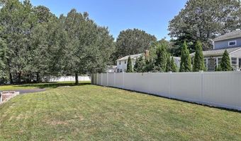 37 Lakeview Ave, Lincoln, RI 02865