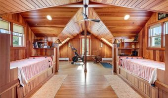 4 Hull Cove St, Jamestown, RI 02835
