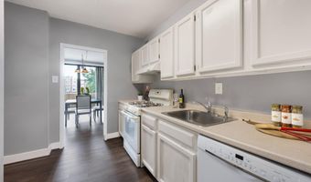 4141 N HENDERSON Rd 107, Arlington, VA 22203
