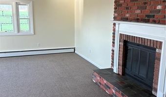41 Perry Ave, Middletown, RI 02842