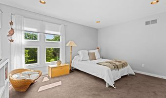 2529 Thornapple Dr, Ann Arbor, MI 48103
