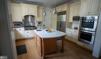 4512 WINDSOR Ln, Bethesda, MD 20814