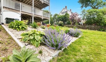 17 Lothrop St 1, Beverly, MA 01915