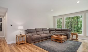 8905 Conservancy Dr NE, Ada, MI 49301