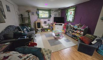 20 Moosehorn Rd, Abbot, ME 04406