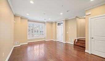 2111 RICHMOND Hwy 101, Alexandria, VA 22301