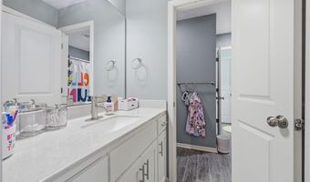 6416 N 142nd St, Basehor, KS 66007