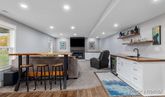 5885 Farmview Dr, Allendale, MI 49401