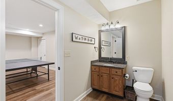 312 Aberdeen Ln, Aurora, OH 44202