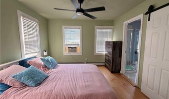 25 Marsh St, Newport, RI 02840
