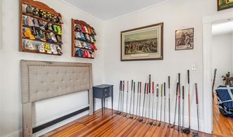 4 Findlay Pl, Newport, RI 02840