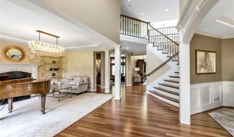 5007 Rockhaven Dr, Clarence, NY 14031