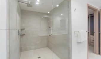 10281 W Bay Harbor Dr 301, Bay Harbor Islands, FL 33154