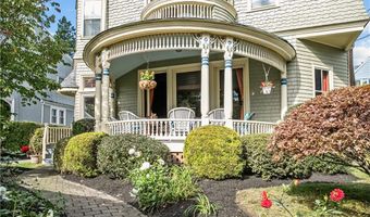 68 Kay St, Newport, RI 02840