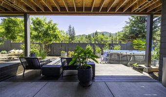753 Wrights Creek Dr, Ashland, OR 97520