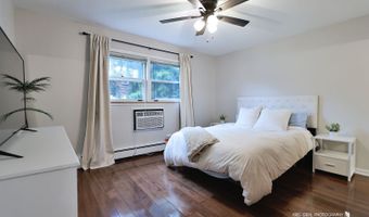 510 W MINER St 1D, Arlington Heights, IL 60005
