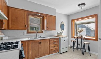 209 W PARKWAY Blvd, Appleton, WI 54911