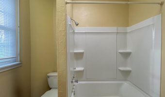 825 N 7th St, Arkansas City, KS 67005