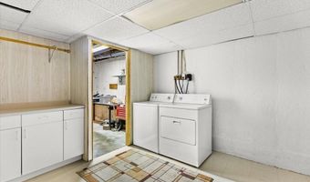 16 Kingsford Ave, East Providence, RI 02915