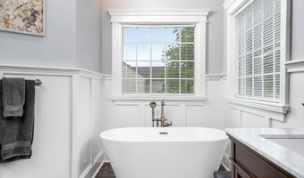 6 SLEEPY HOLLOW Ct, Allentown, NJ 08501