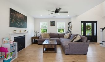 1479 Main St, Acushnet, MA 02743