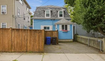 36 Dixon St, Newport, RI 02840