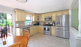 62 Valleybrook Dr, East Providence, RI 02914
