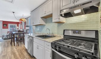 77 Navesink Ave, North Middletown, NJ 07748