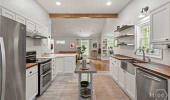 160 Crestview Cir, Athens, GA 30606