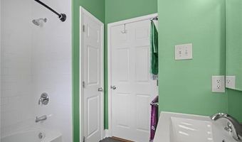 411 LEBEAU St, Arabi, LA 70032